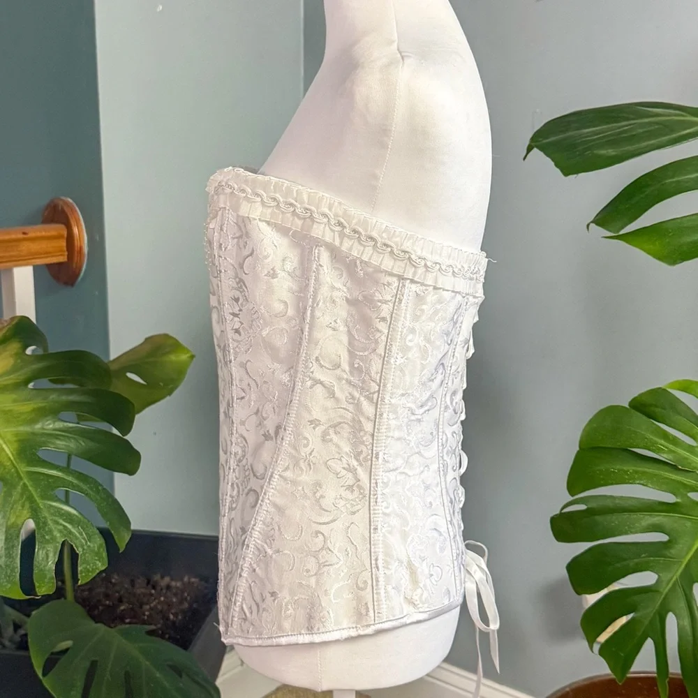 N/A white lace